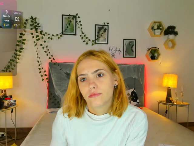 DellaRowwe live cam preview