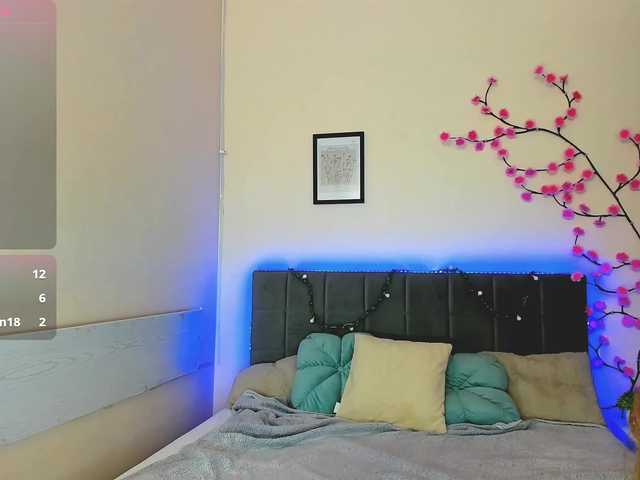 DellaRowwe live cam on BongaCams