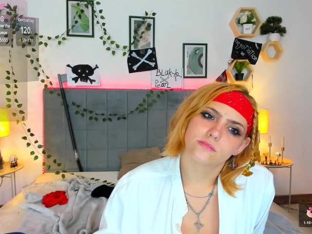 DellaRowwe live cam preview