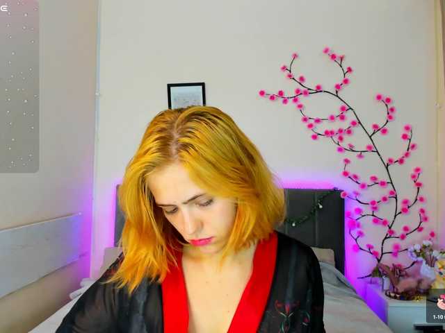 DellaRowwe live cam on BongaCams