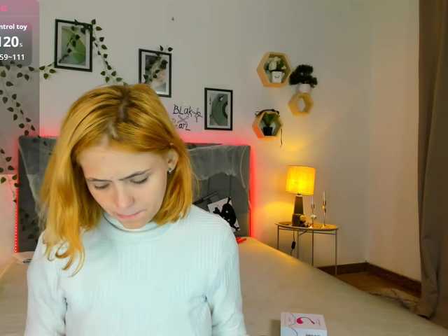 DellaRowwe live cam on BongaCams