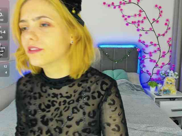 DellaRowwe webcam