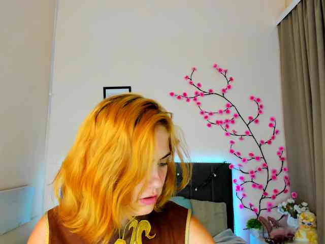 DellaRowwe webcam