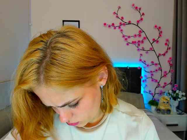DellaRowwe webcam