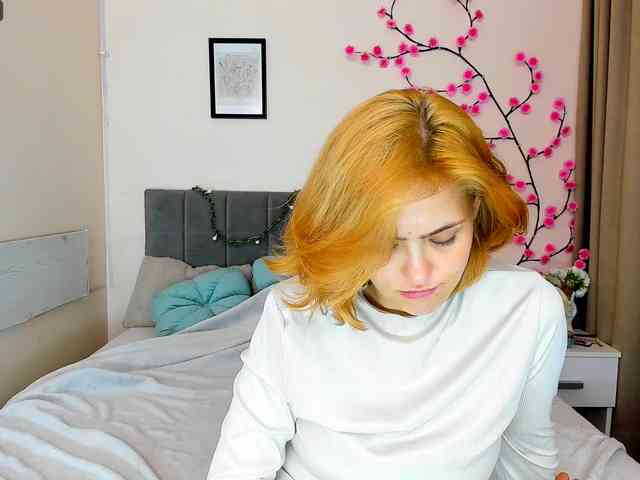 DellaRowwe webcam