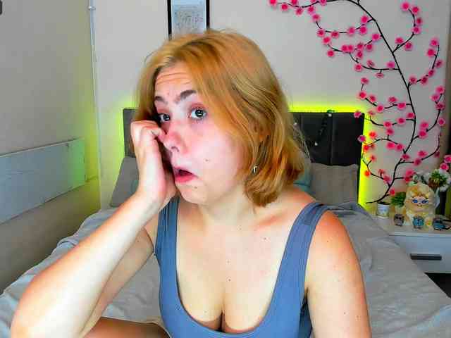DellaRowwe webcam