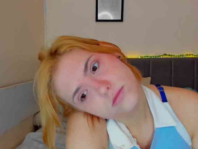 DellaRowwe webcam