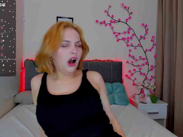 DellaRowwe webcam