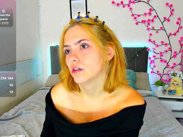 DellaRowwe webcam