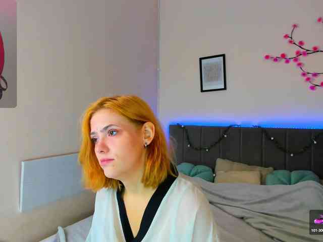 DellaRowwe webcam