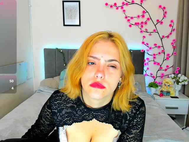 DellaRowwe webcam