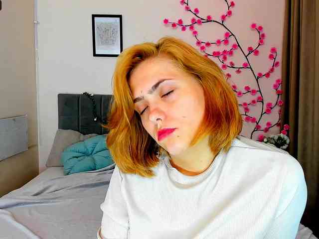 DellaRowwe webcam
