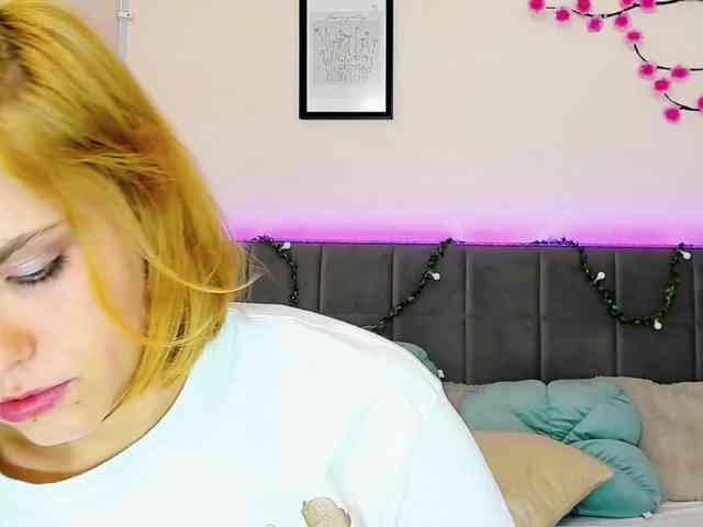 DellaRowwe webcam