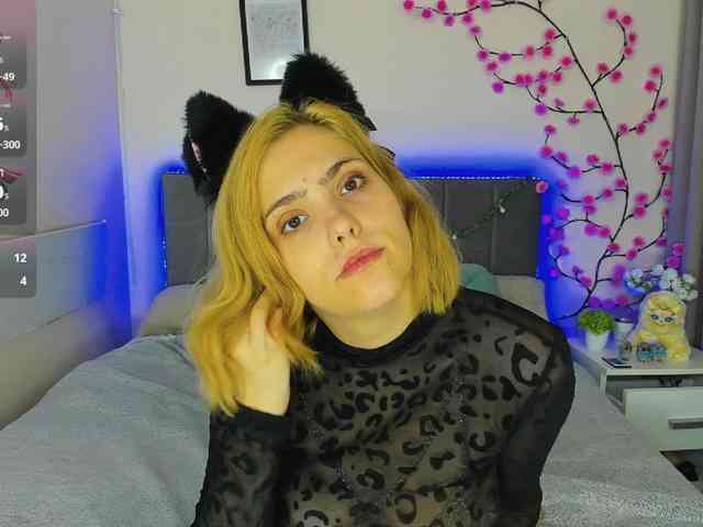 DellaRowwe webcam