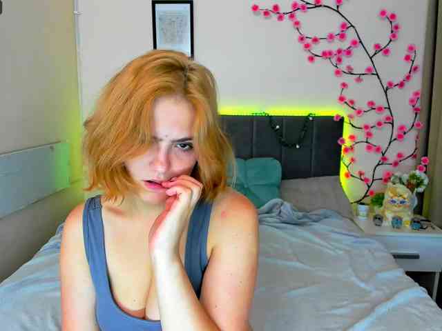 DellaRowwe webcam