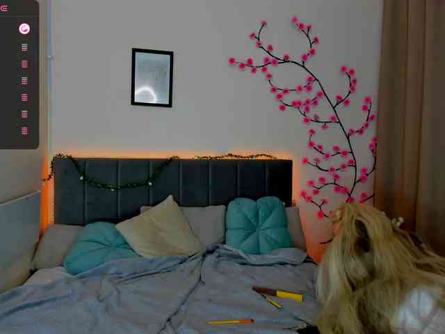 DellaRowwe webcam