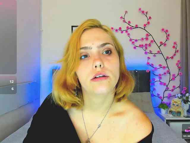DellaRowwe webcam