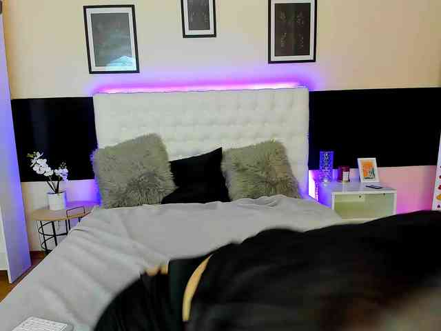 DellaRowwe webcam