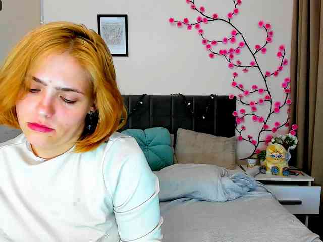 DellaRowwe webcam