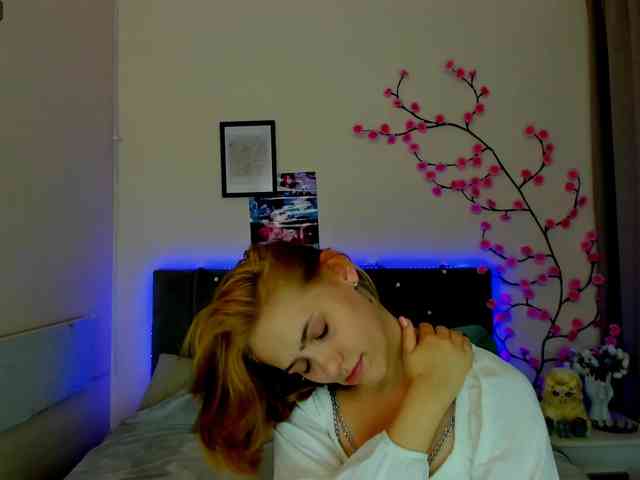 DellaRowwe webcam