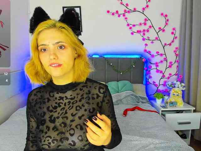 DellaRowwe webcam