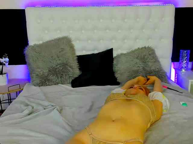 DellaRowwe webcam
