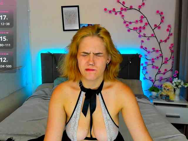 DellaRowwe webcam