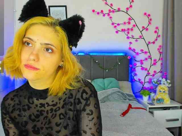 DellaRowwe webcam