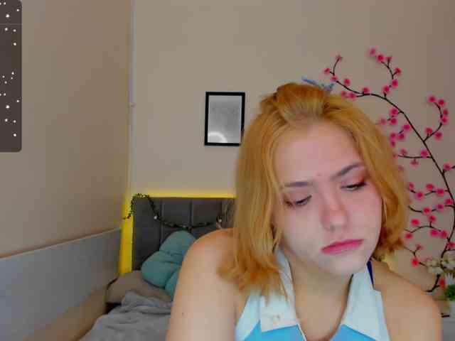 DellaRowwe webcam