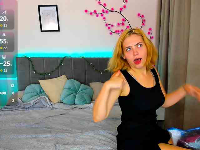 DellaRowwe webcam