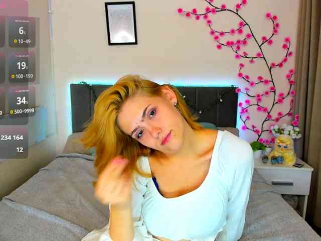 DellaRowwe webcam