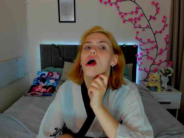 DellaRowwe webcam