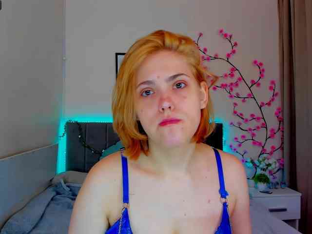 DellaRowwe webcam