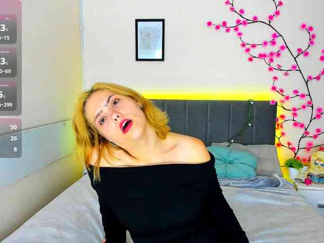 DellaRowwe webcam