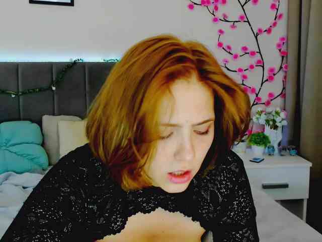DellaRowwe webcam