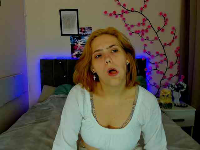 DellaRowwe webcam