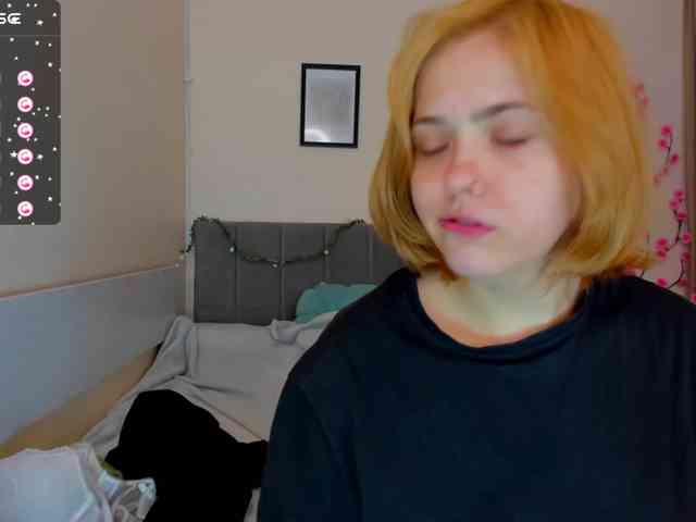 DellaRowwe webcam
