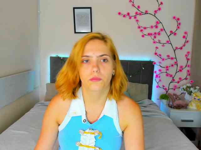 DellaRowwe webcam