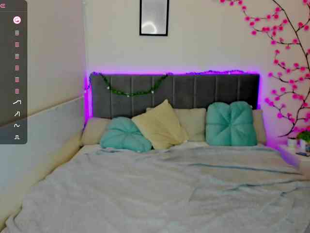 DellaRowwe webcam