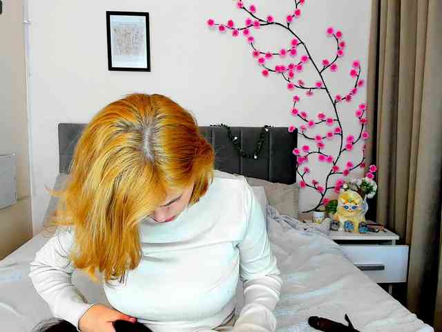 DellaRowwe webcam