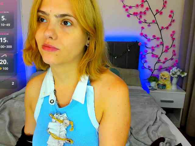 DellaRowwe webcam