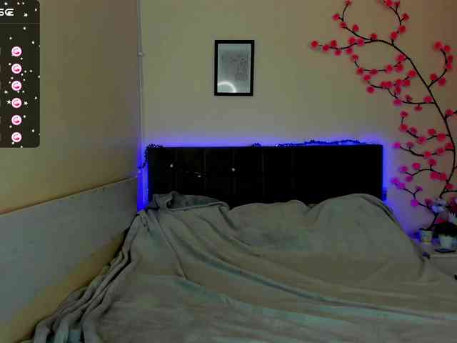 DellaRowwe webcam
