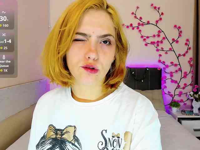 DellaRowwe webcam