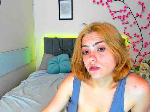 DellaRowwe webcam