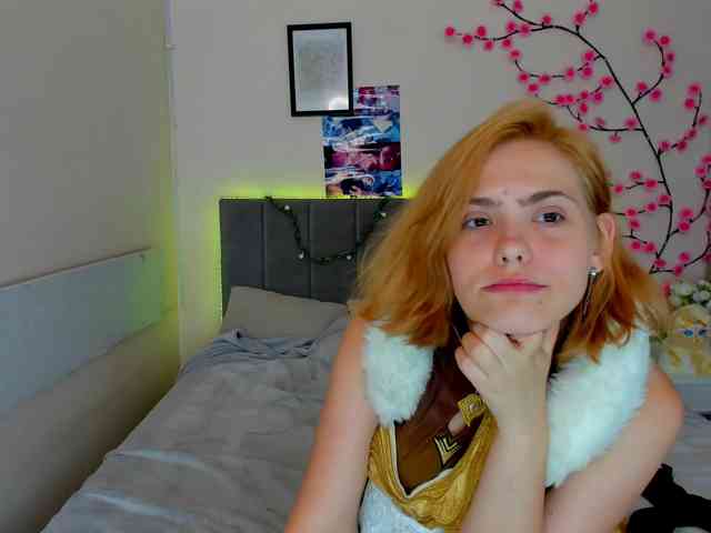 DellaRowwe webcam
