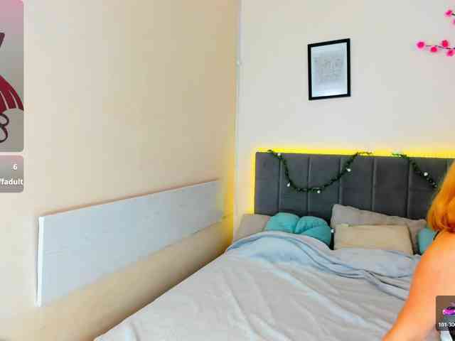 DellaRowwe webcam