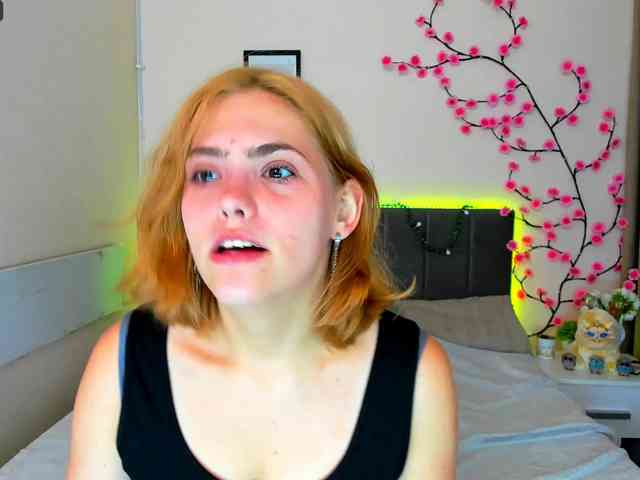 DellaRowwe webcam
