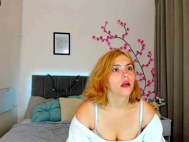 DellaRowwe webcam