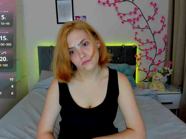 DellaRowwe webcam