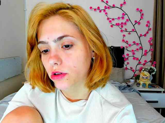 DellaRowwe webcam